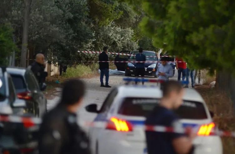 Yunanistan’da EYP ajanlarına silahlı saldırı: 3 Türk şüpheli kaçtı, 10 cinayetle bağlantılı oldukları açıklandı! 6