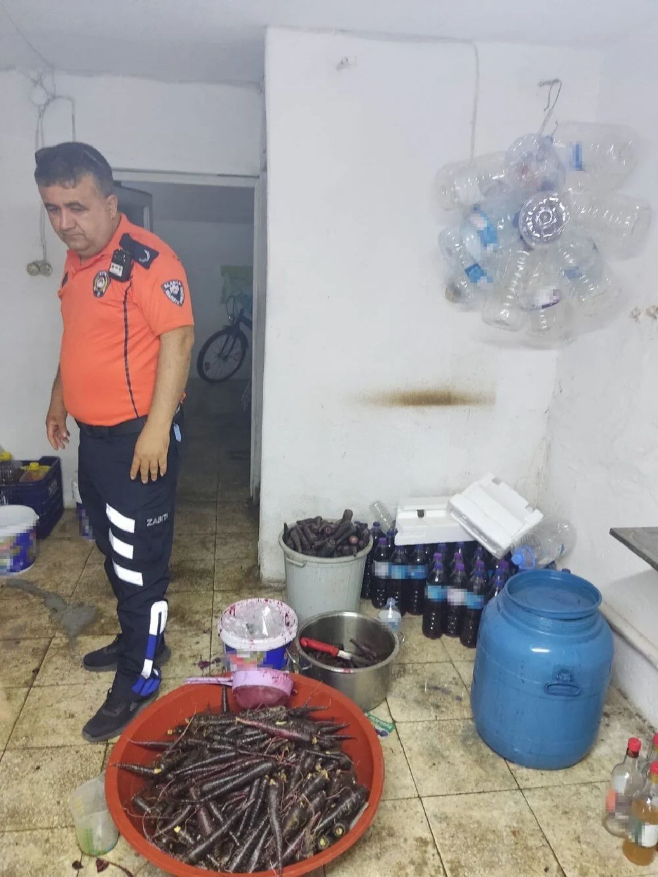 Mide bulandıran görüntüler! Alanya’da sağlıksız şalgam imalathanesi kapatıldı 1