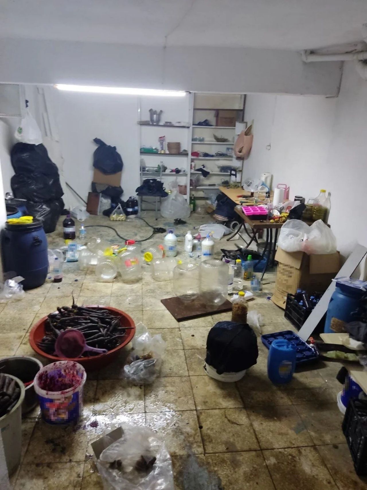 Mide bulandıran görüntüler! Alanya’da sağlıksız şalgam imalathanesi kapatıldı 6