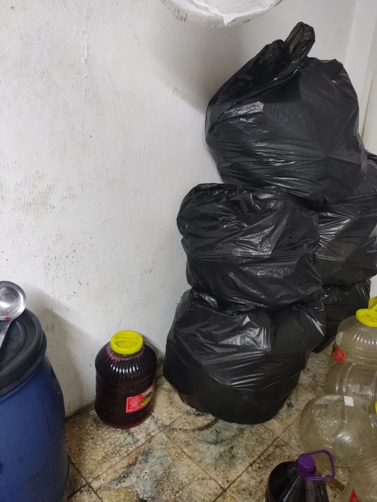 Mide bulandıran görüntüler! Alanya’da sağlıksız şalgam imalathanesi kapatıldı 5