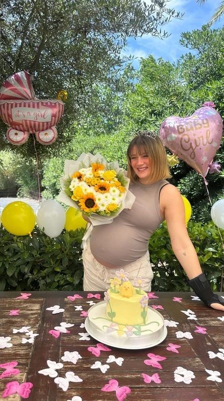 Gizem Karaca'nın bebeğinin cinsiyeti belli oldu 4