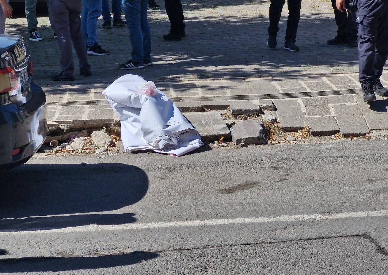Diyarbakır surlarına asılan 'İmamoğlu' pankartlarına polis el koydu, CHP'li başkana ceza kesildi 2
