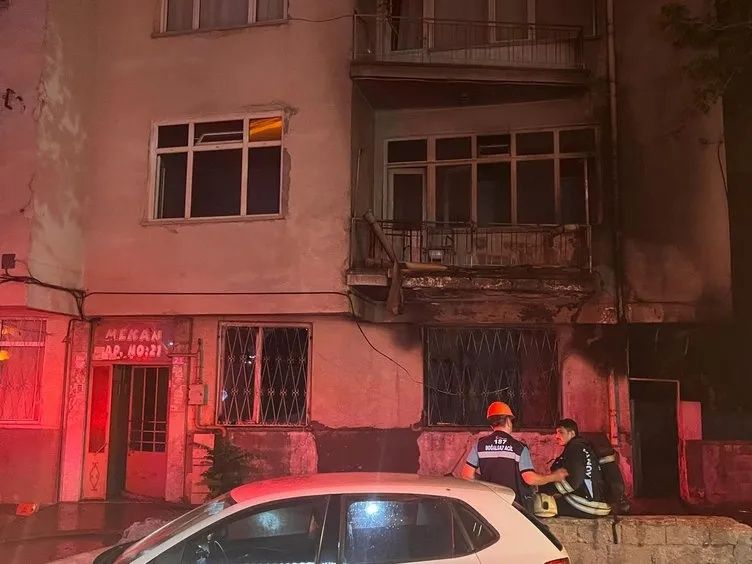 Zafer Partili avukat Erdoğan Varım'dan skandal! Suriyeli ailenin evini kundakladı...  Parayı alamayınca evi yaktı! 3
