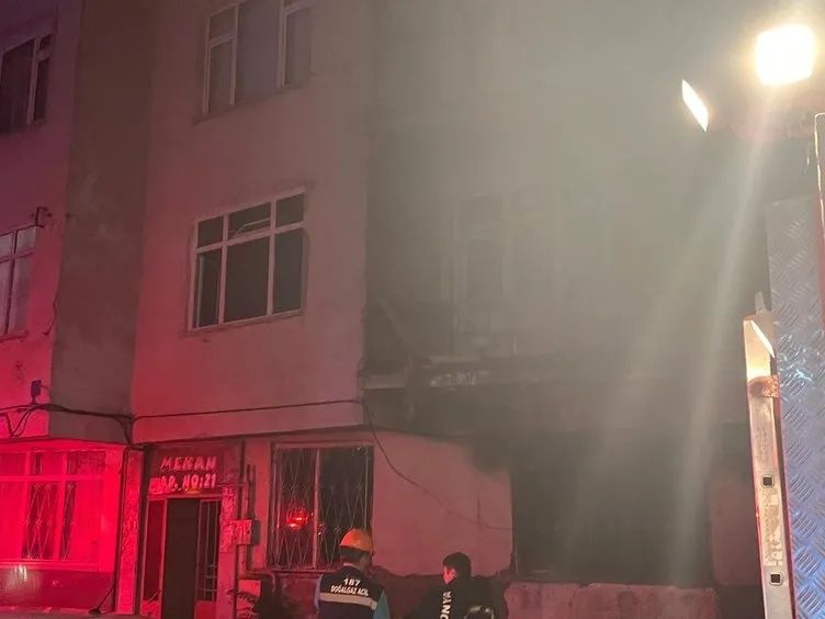 Zafer Partili avukat Erdoğan Varım'dan skandal! Suriyeli ailenin evini kundakladı...  Parayı alamayınca evi yaktı! 2
