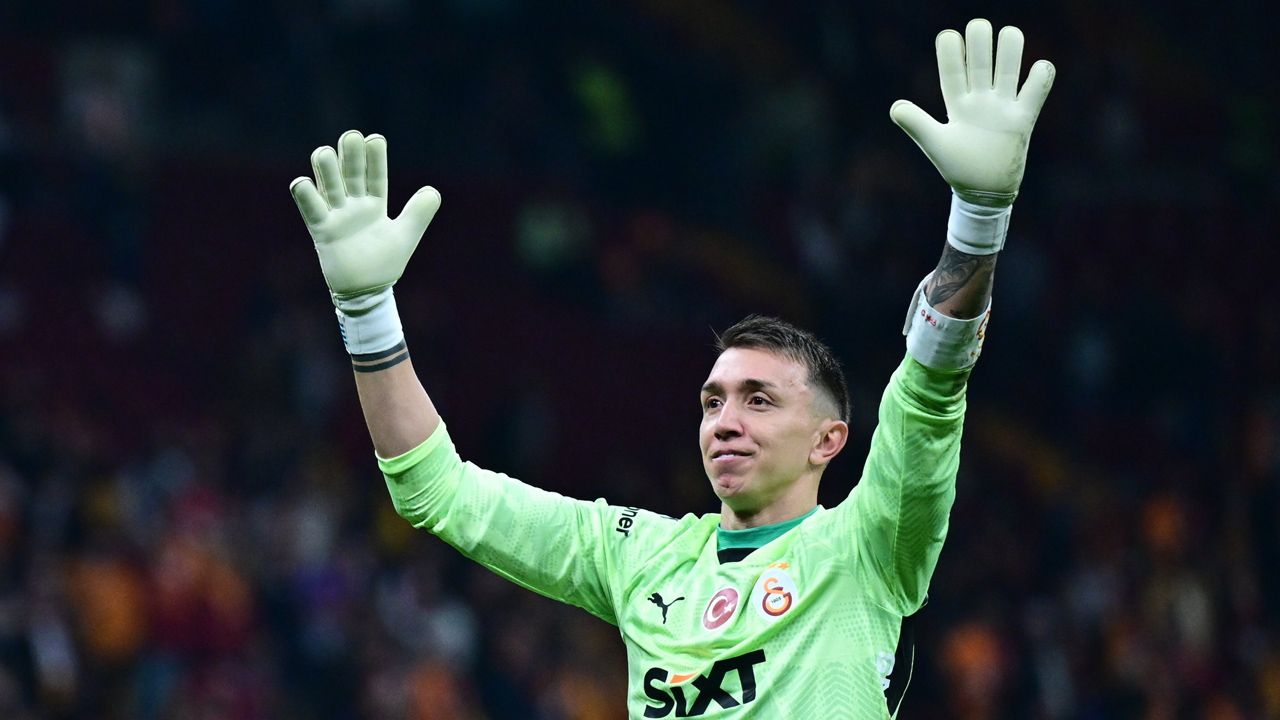 Galatasaray'ın Başakşehir maçı ilk 11'i belli oldu! Victor Osimhen, Dries Mertens ve Fernando Muslera için veda maçı 6