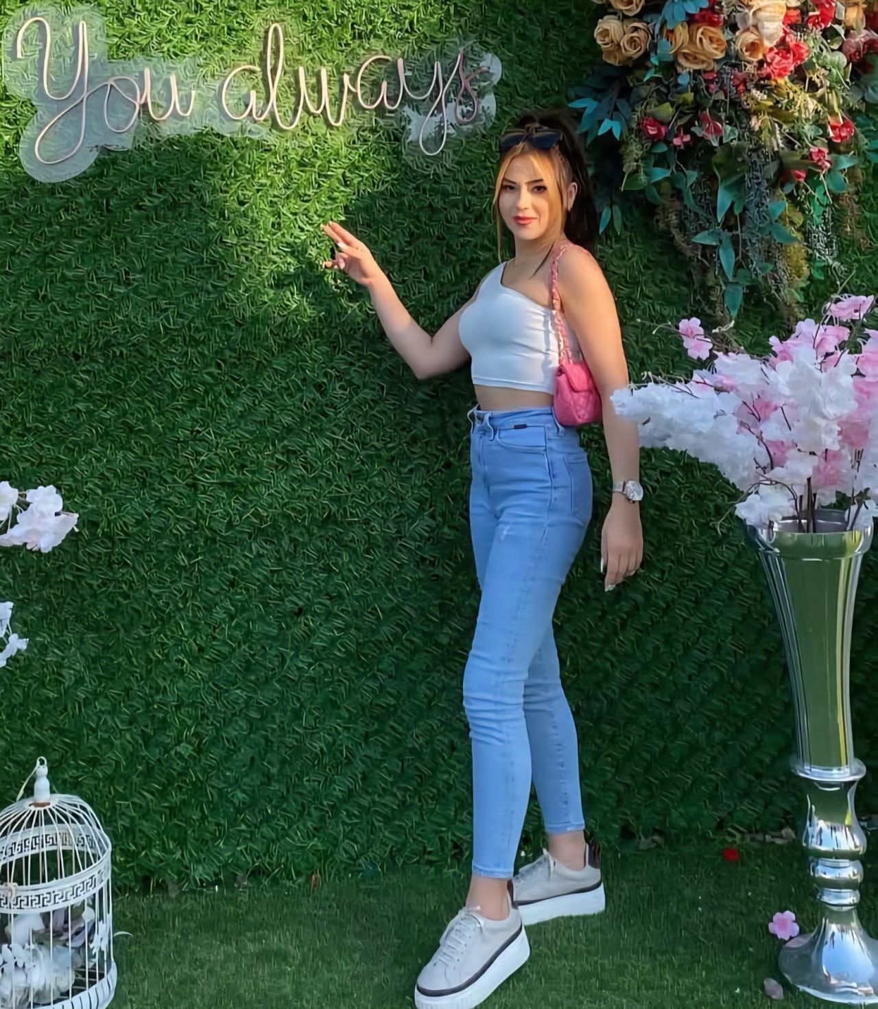 Gece 5. kattan düşen genç Elif Atalay'ın cansız bedenini sabah komşuları buldu 1