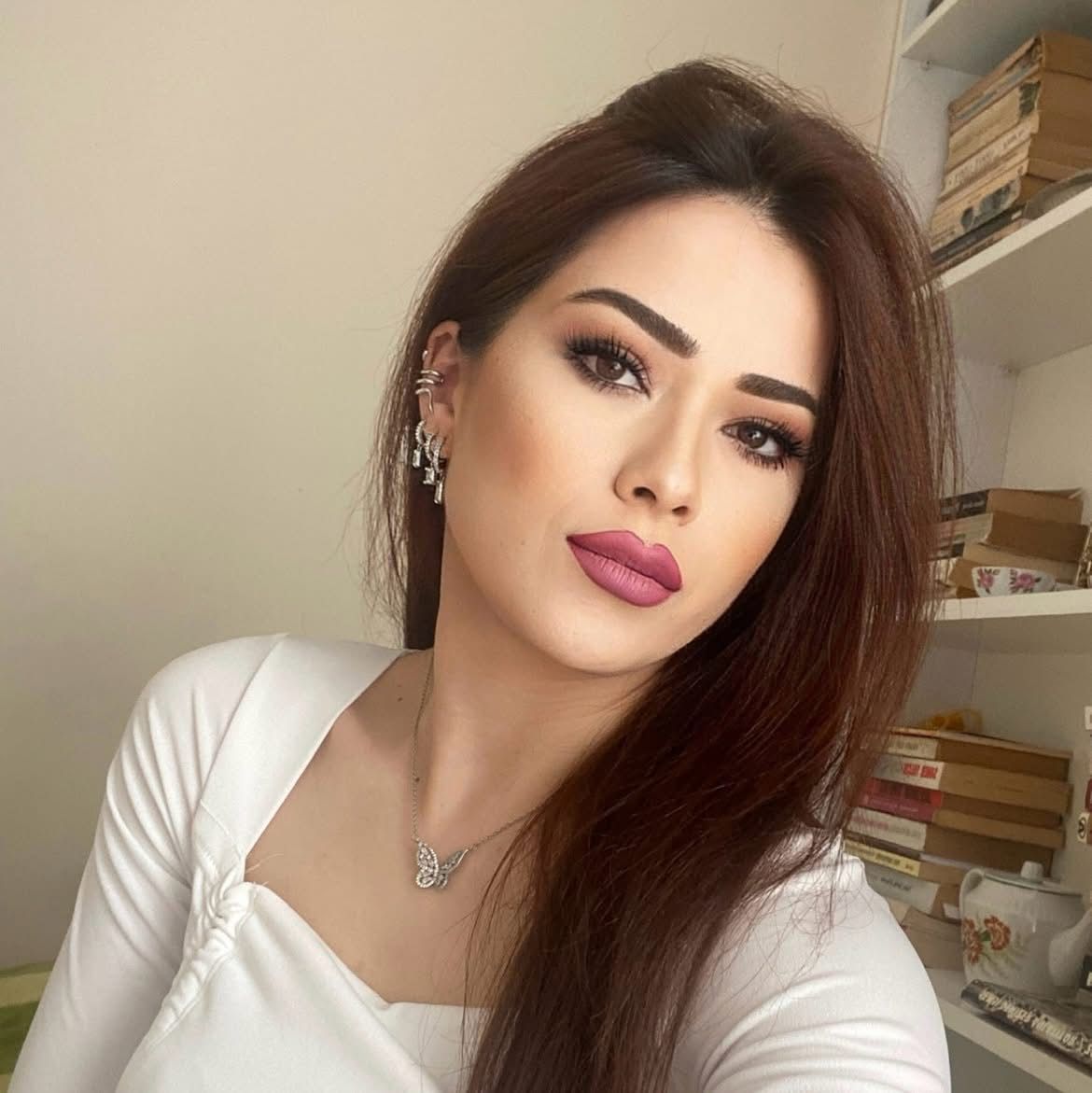 Gece 5. kattan düşen genç Elif Atalay'ın cansız bedenini sabah komşuları buldu 7