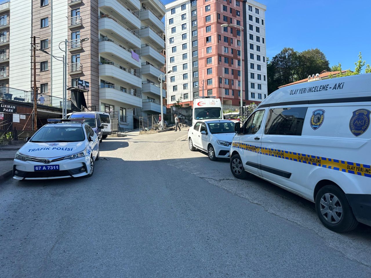 Gece 5. kattan düşen genç Elif Atalay'ın cansız bedenini sabah komşuları buldu 3