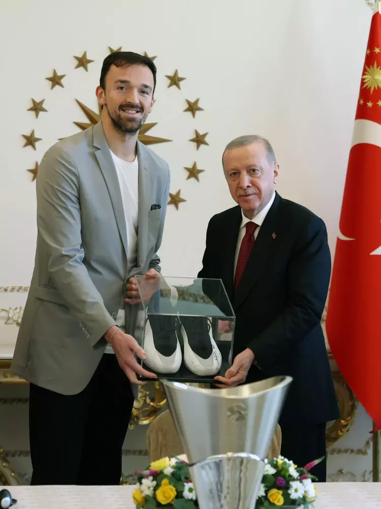 Cumhurbaşkanı Recep Tayyip Erdoğan, Euroleague şampiyonu Fenerbahçe'yi kabul etti 12