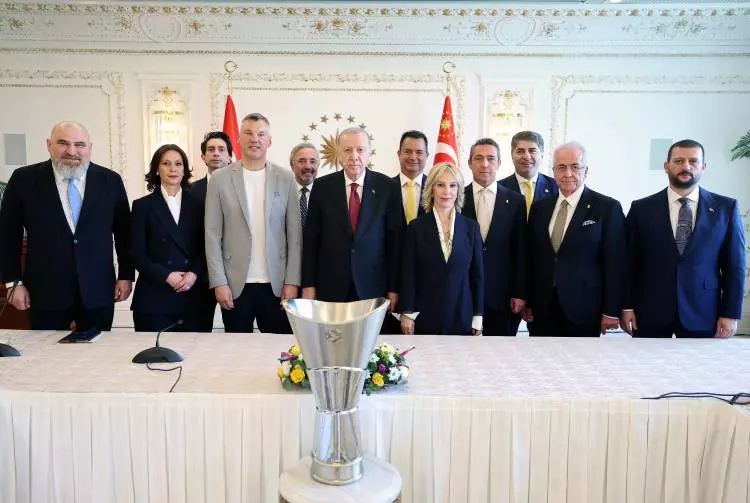 Cumhurbaşkanı Recep Tayyip Erdoğan, Euroleague şampiyonu Fenerbahçe'yi kabul etti 14