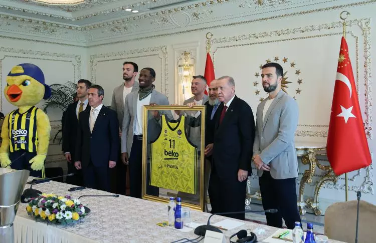 Cumhurbaşkanı Recep Tayyip Erdoğan, Euroleague şampiyonu Fenerbahçe'yi kabul etti 16