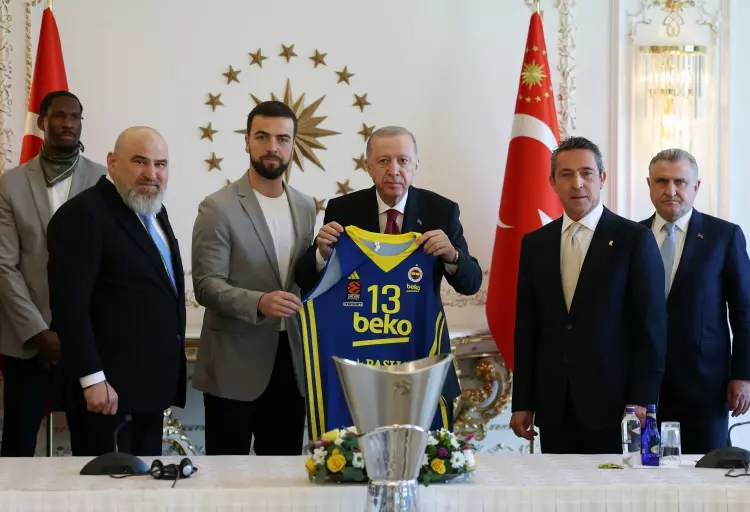 Cumhurbaşkanı Recep Tayyip Erdoğan, Euroleague şampiyonu Fenerbahçe'yi kabul etti 2