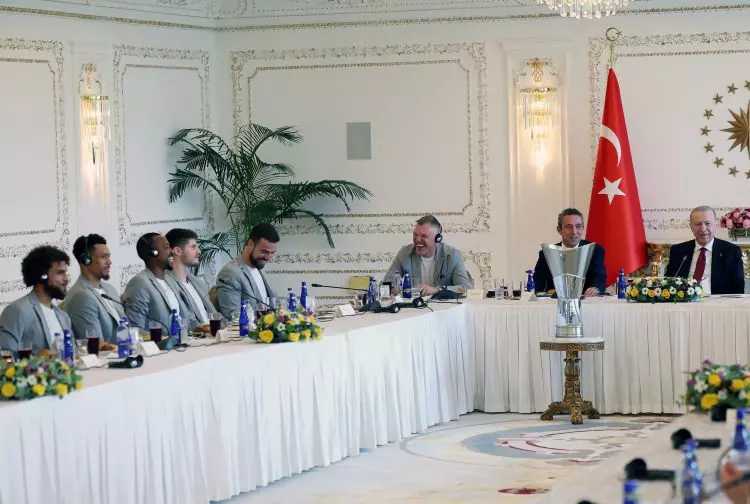Cumhurbaşkanı Recep Tayyip Erdoğan, Euroleague şampiyonu Fenerbahçe'yi kabul etti 9