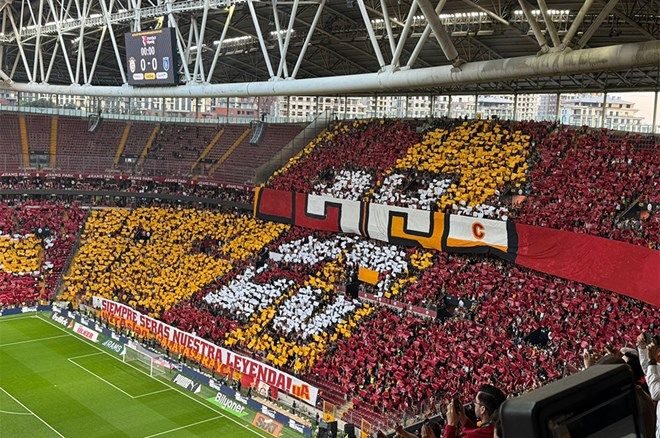 Galatasaray'dan dev koreografi: Jose Mourinho ve Fenerbahçe'ye olay gönderme! 2