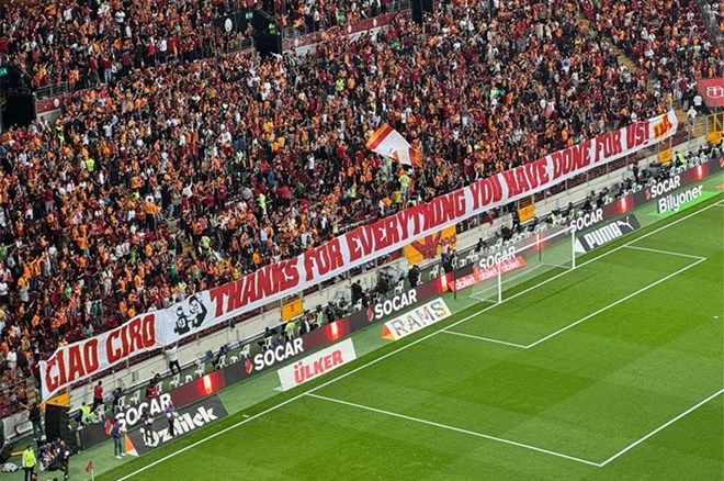 Galatasaray'dan dev koreografi: Jose Mourinho ve Fenerbahçe'ye olay gönderme! 4