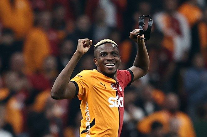 Rams Park’ta Victor Osimhen'e özel şarkı: Taraftarlar hep bir ağızdan söyledi 1