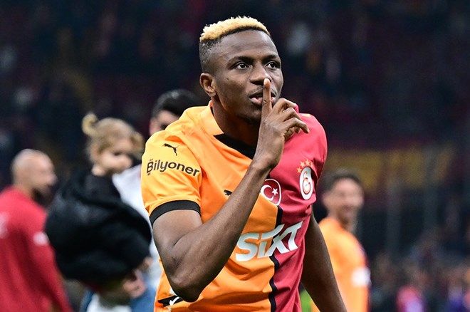 Rams Park’ta Victor Osimhen'e özel şarkı: Taraftarlar hep bir ağızdan söyledi 4