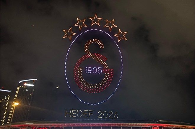 Galatasaray şampiyonluğunu kutladı: Drone şovla gökyüzü aydınlandı! 3