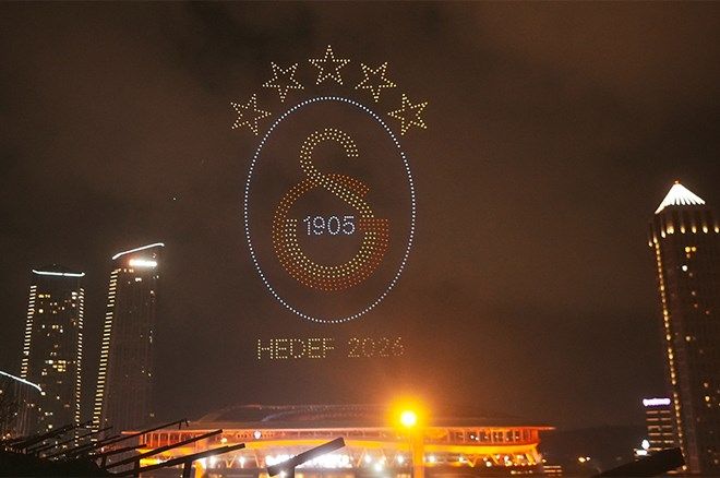 Galatasaray şampiyonluğunu kutladı: Drone şovla gökyüzü aydınlandı! 9