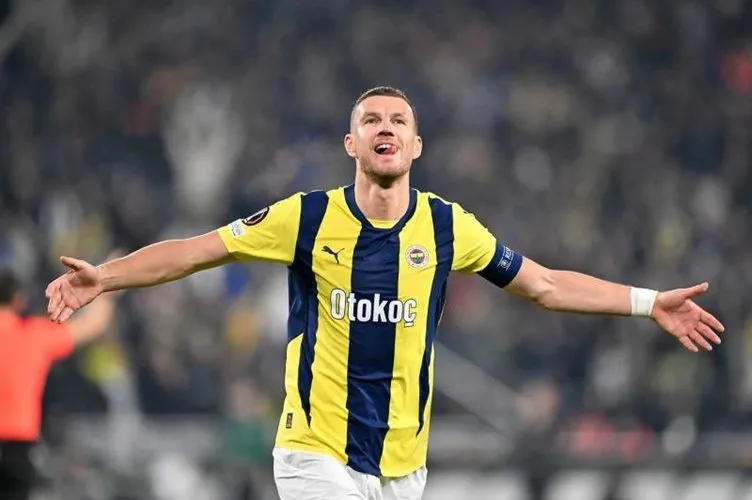 Fenerbahçe'de skandal tören: Yıldız isimlere mutfakta plaket verildi... 2