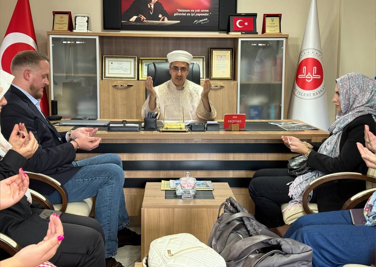 İngiliz Simon, sevdiği kadın için müslüman oldu: Yeni adı Sinan 6