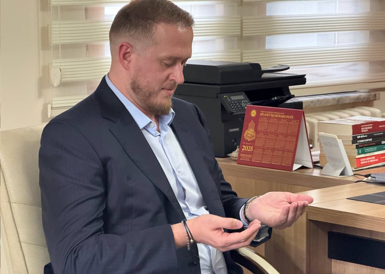 İngiliz Simon, sevdiği kadın için müslüman oldu: Yeni adı Sinan 4