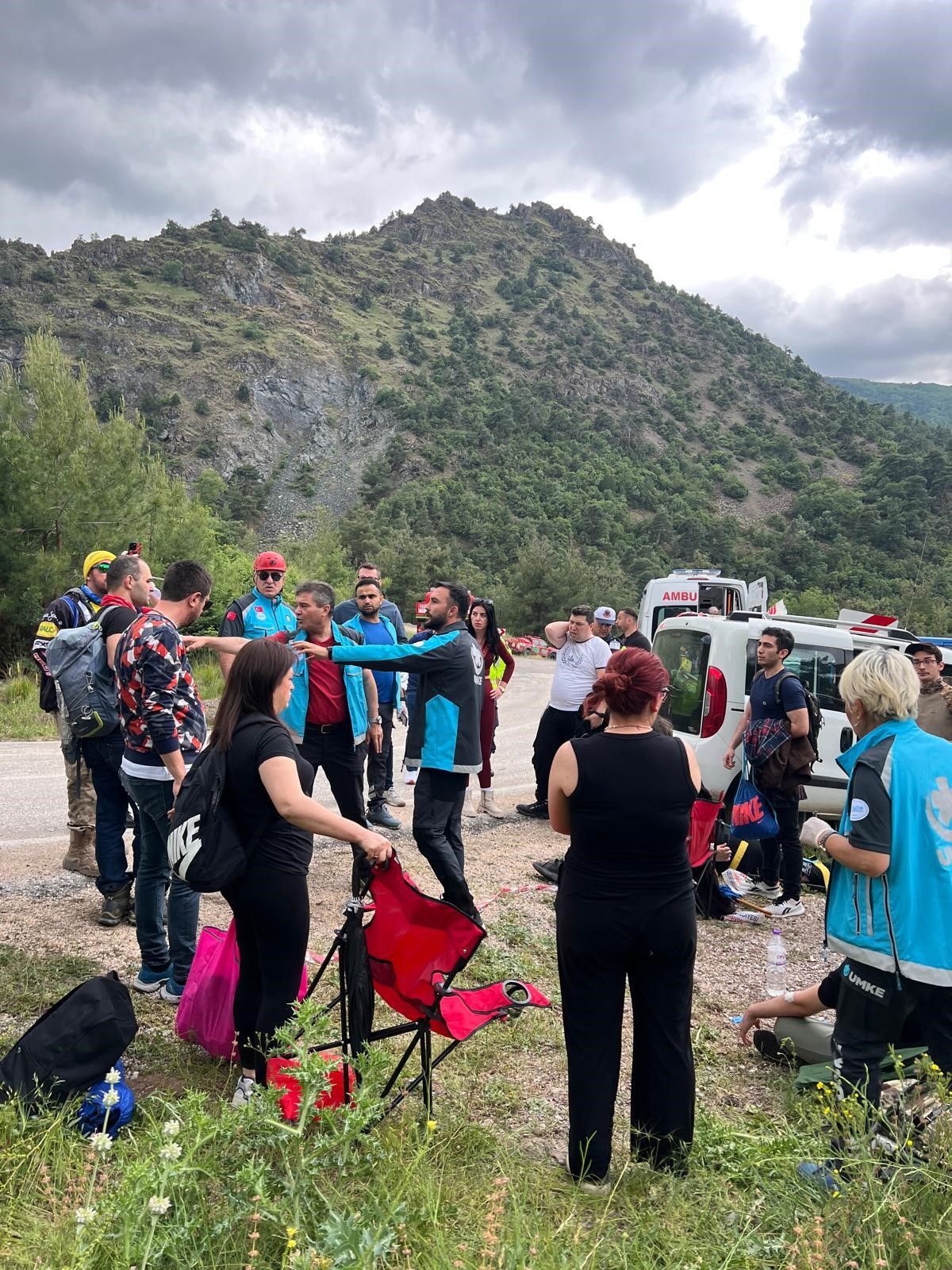 Otomobil Sporları Federasyonu aracı Eskişehir'de şarambole uçtu: 5'i ağır 28 yaralı 3