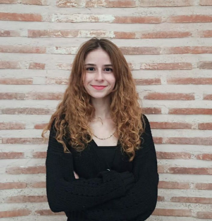TRT spikeri Oya Eren'den yönetmen Ecre Begüm Bayrak'a bozkurt işaretli tepki! "Vatansız teröristler" 4