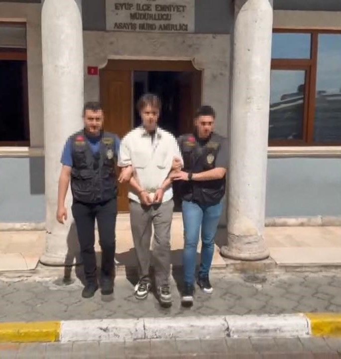 Eski sevgilisi Danla Bilic'i ölümle tehdit etti, Bakan Göktaş devreye girdi 6