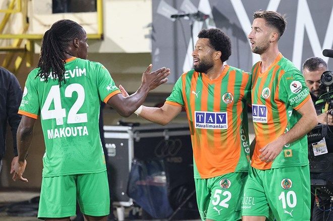 Fenerbahçe'den Galatasaray'a büyük fark: Artık 'Avrupa Fatihi' ünvanı Fener'de! Beşiktaş dibe vurdu 23