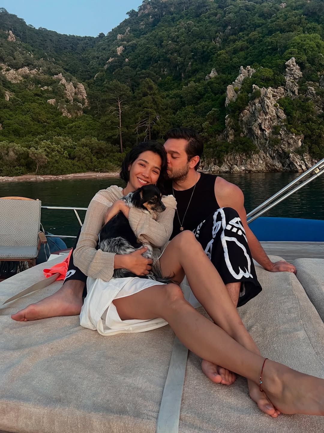 Aybüke Pusat ve Furkan Andıç’tan romantik tatil kareleri! Yeni imajı dikkat çekti 1