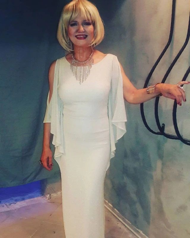Gülden Karaböcek'ten yıllar sonra gelen şoke eden itiraf! Londra konserindeki kalabalığı görünce bomba ihbarı yapıldığını zannetmiş! 1