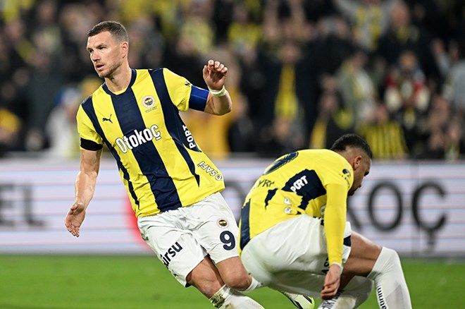 Edin Dzeko için flaş iddia: Real Madrid kancayı taktı! 3