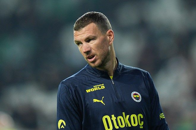 Edin Dzeko için flaş iddia: Real Madrid kancayı taktı! 8