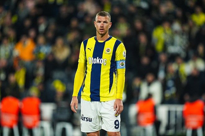 Edin Dzeko için flaş iddia: Real Madrid kancayı taktı! 5