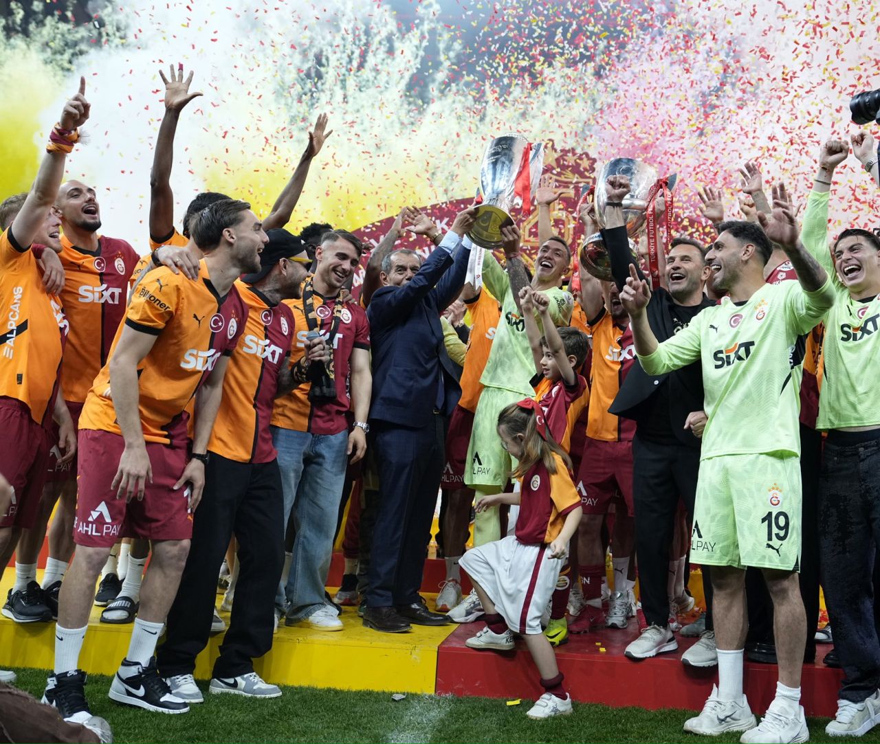 Dursun Özbek'ten Galatasaray camiasına bayram müjdesi! Osimhen'in tapusu alınıyor... İşte transferde son durum 2