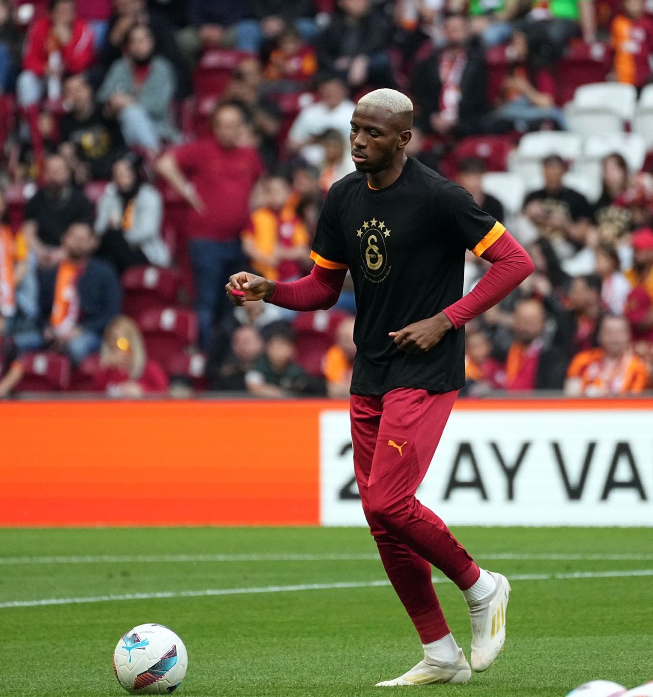 Dursun Özbek'ten Galatasaray camiasına bayram müjdesi! Osimhen'in tapusu alınıyor... İşte transferde son durum 10