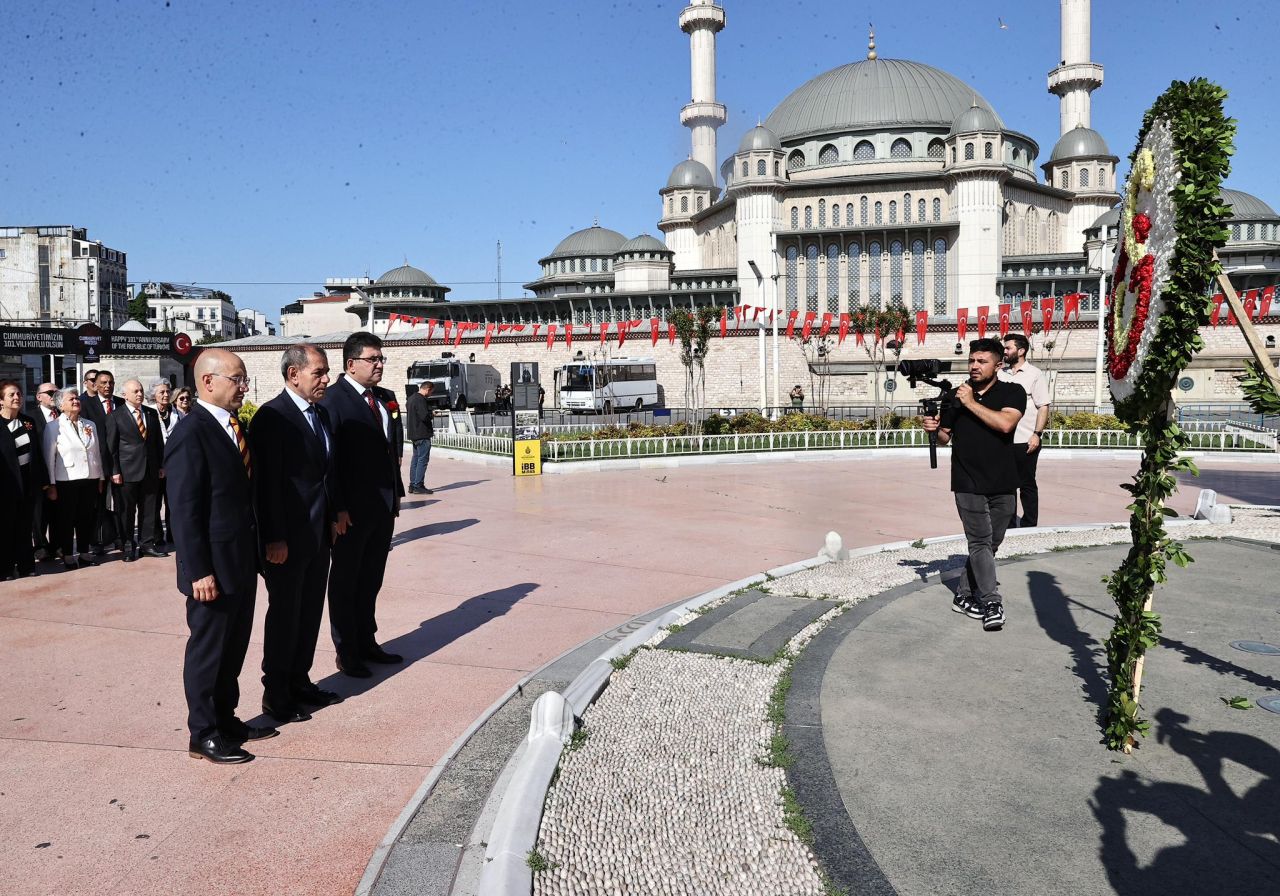 Dursun Özbek'ten Galatasaray camiasına bayram müjdesi! Osimhen'in tapusu alınıyor... İşte transferde son durum 5