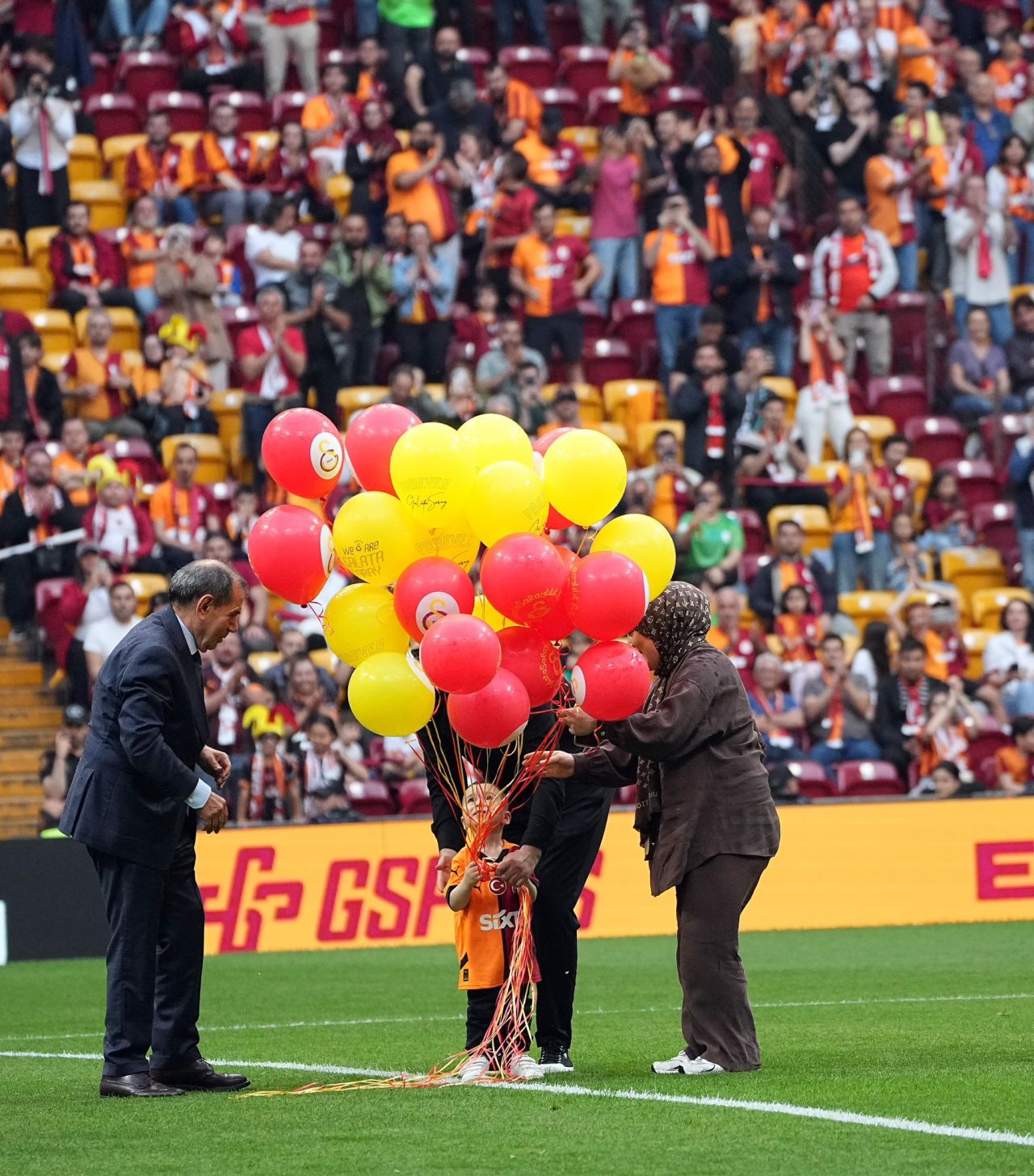 Dursun Özbek'ten Galatasaray camiasına bayram müjdesi! Osimhen'in tapusu alınıyor... İşte transferde son durum 4