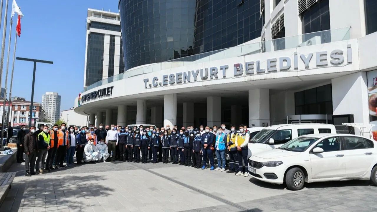 Bayram öncesi büyük jest! Esenyurt Belediyesi, 3 bin personele toplam 100 milyon TL ikramiye ödedi 2