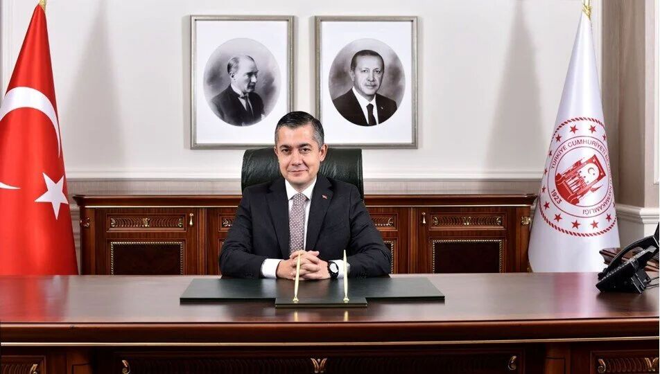Bayram öncesi büyük jest! Esenyurt Belediyesi, 3 bin personele toplam 100 milyon TL ikramiye ödedi 3