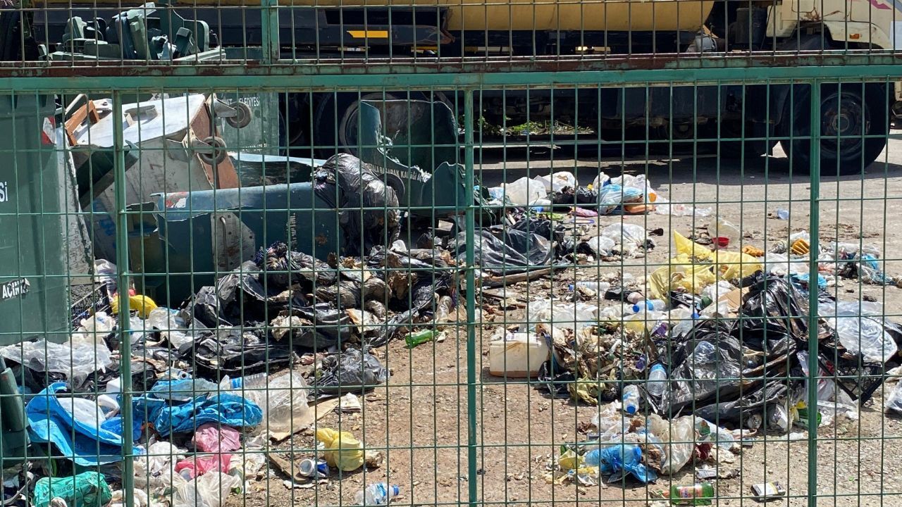 CHP'li İzmit Belediyesi’nden temizlik skandalı: Temizlik Müdürlüğü çöp içinde kaldı! 5