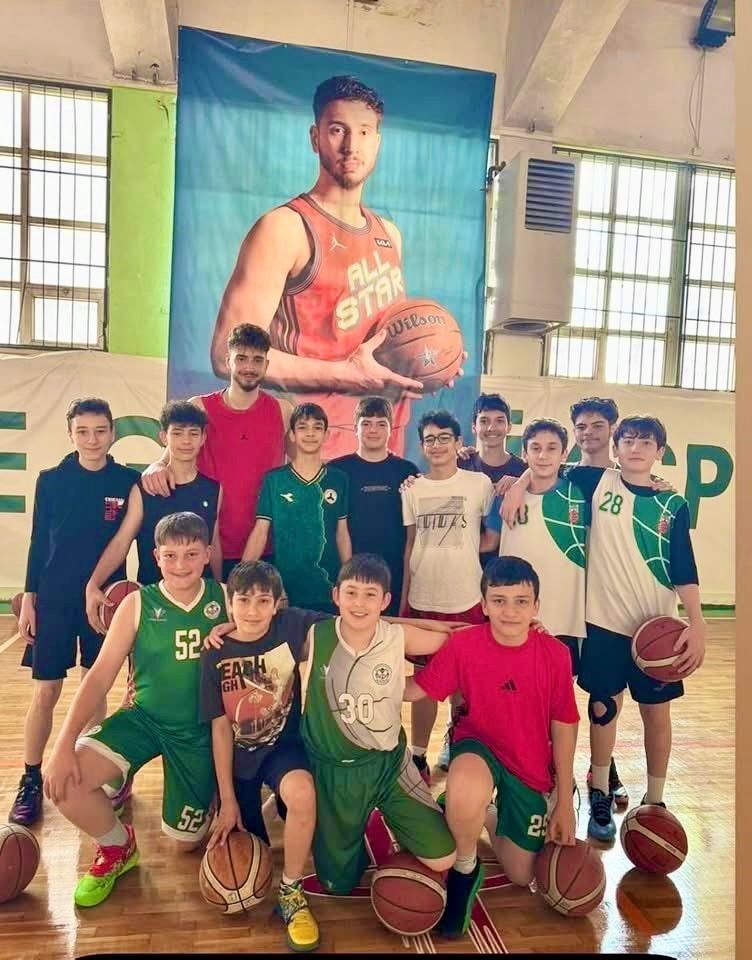 Türkiye'nin NBA'deki gururu Alperen Şengün kurbanını memleketi Giresun'da kesti 3