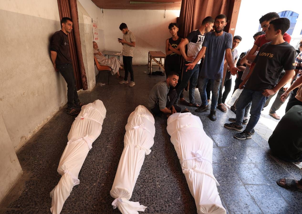 Gazze'de bayram namazı enkazlar üzerinde kılındı... Katil İsrail, Kurban Bayramı sabahı saldırılarına devam etti 5