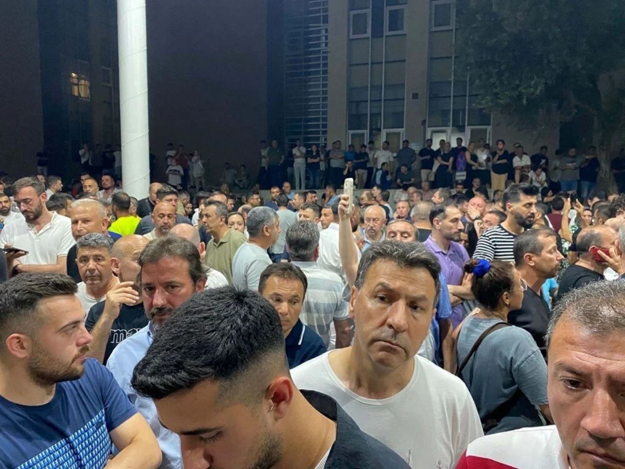 Ferdi Zeyrek için yeni açıklama: Üç dakika boyunca akıma maruz kaldı! Durumu ciddiyetini koruyor 7