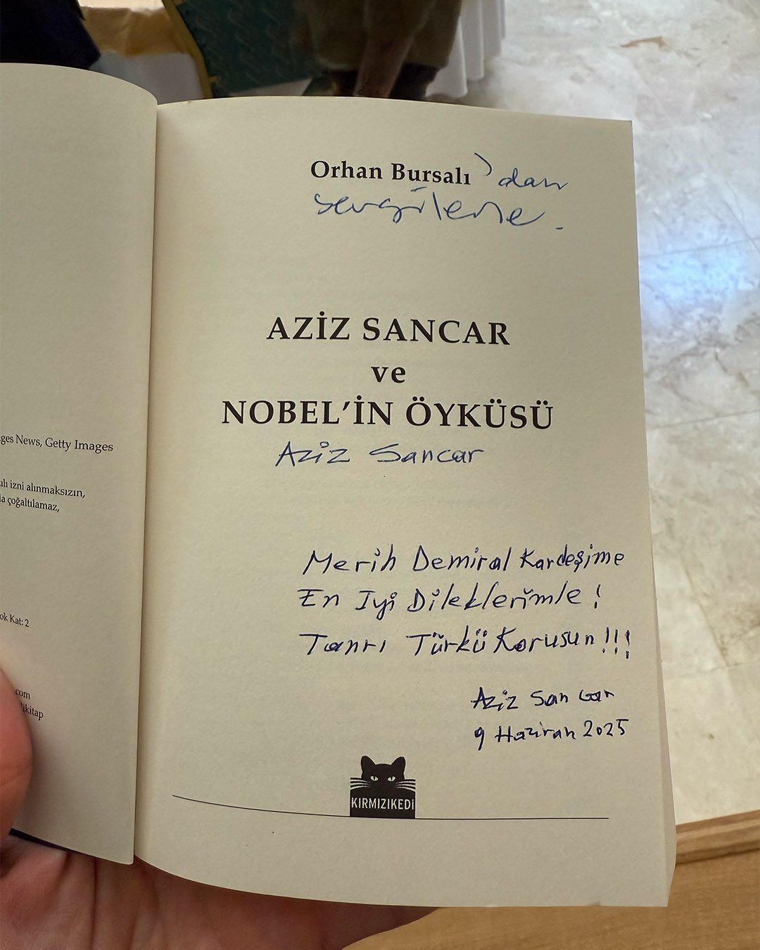 ABD galibiyeti sonrası Aziz Sancar'a ziyaret: Merih'e kitap imzaladı, "Tanrı Türkü Korusun!" notu düştü 10