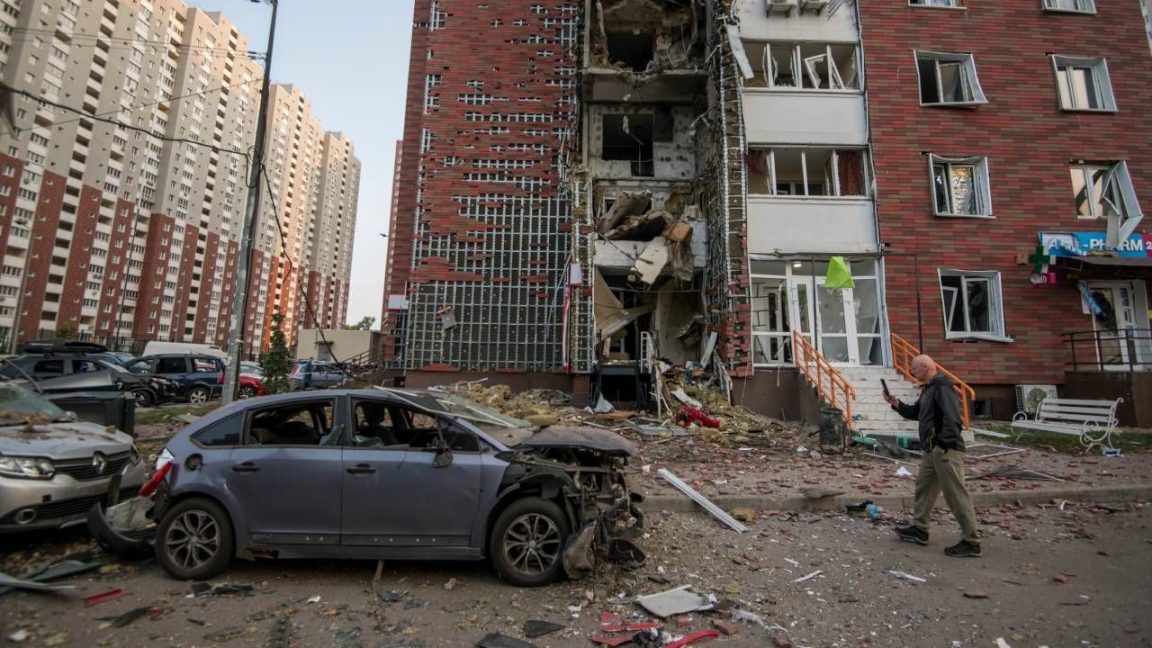 Ukrayna'nın kalbine Rus füzesi yağdı! Zelenskiy: Bugün Kiev'e en büyük saldırılardan biri yapıldı 8