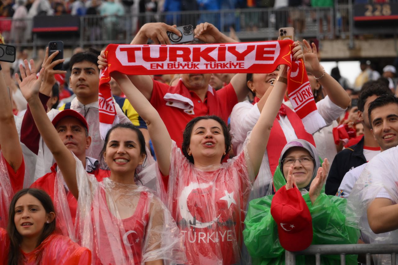 Bizim Çocuklar maçı kaybetti, yeni bir yıldız kazandı... Meksika - Türkiye (1-0 Maç Sonucu) 5