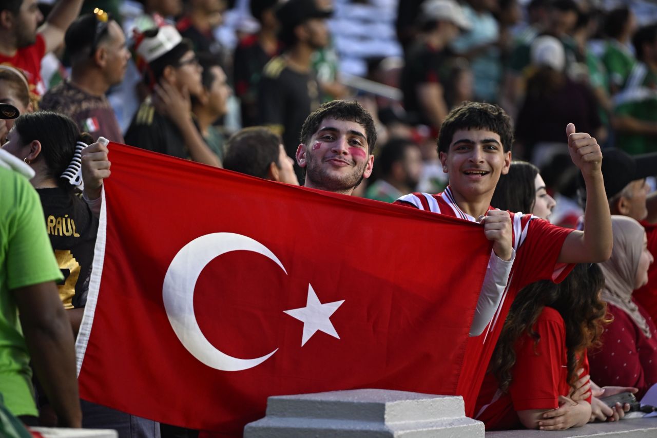 Bizim Çocuklar maçı kaybetti, yeni bir yıldız kazandı... Meksika - Türkiye (1-0 Maç Sonucu) 8