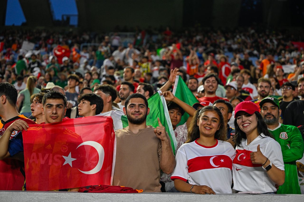 Bizim Çocuklar maçı kaybetti, yeni bir yıldız kazandı... Meksika - Türkiye (1-0 Maç Sonucu) 4